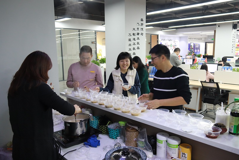 冬至湯圓餃子情，華邦瀛溫暖一家親