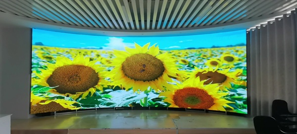 福田展廳弧形大屏|會(huì)議室全景|近距離無(wú)顆粒感.jpg 福田展廳弧形大屏|會(huì)議室全景|近距離無(wú)顆粒感.jpg